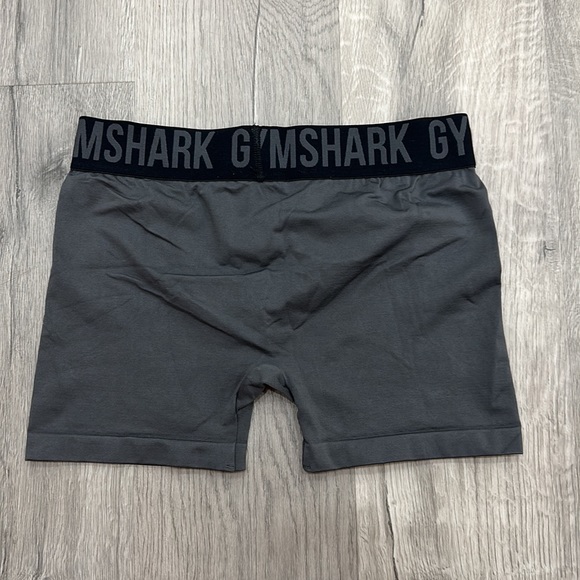 Women’s Gymshark workout shorts - Picture 3 of 4